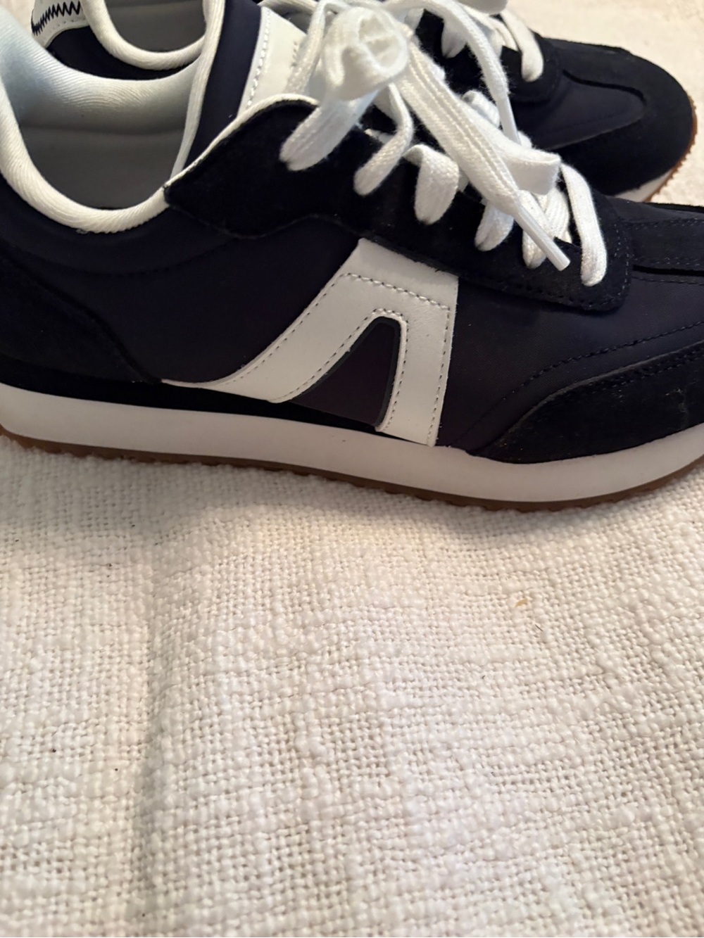 Classic Women’s Clarks Blue Retro Casual Sneakers size 7